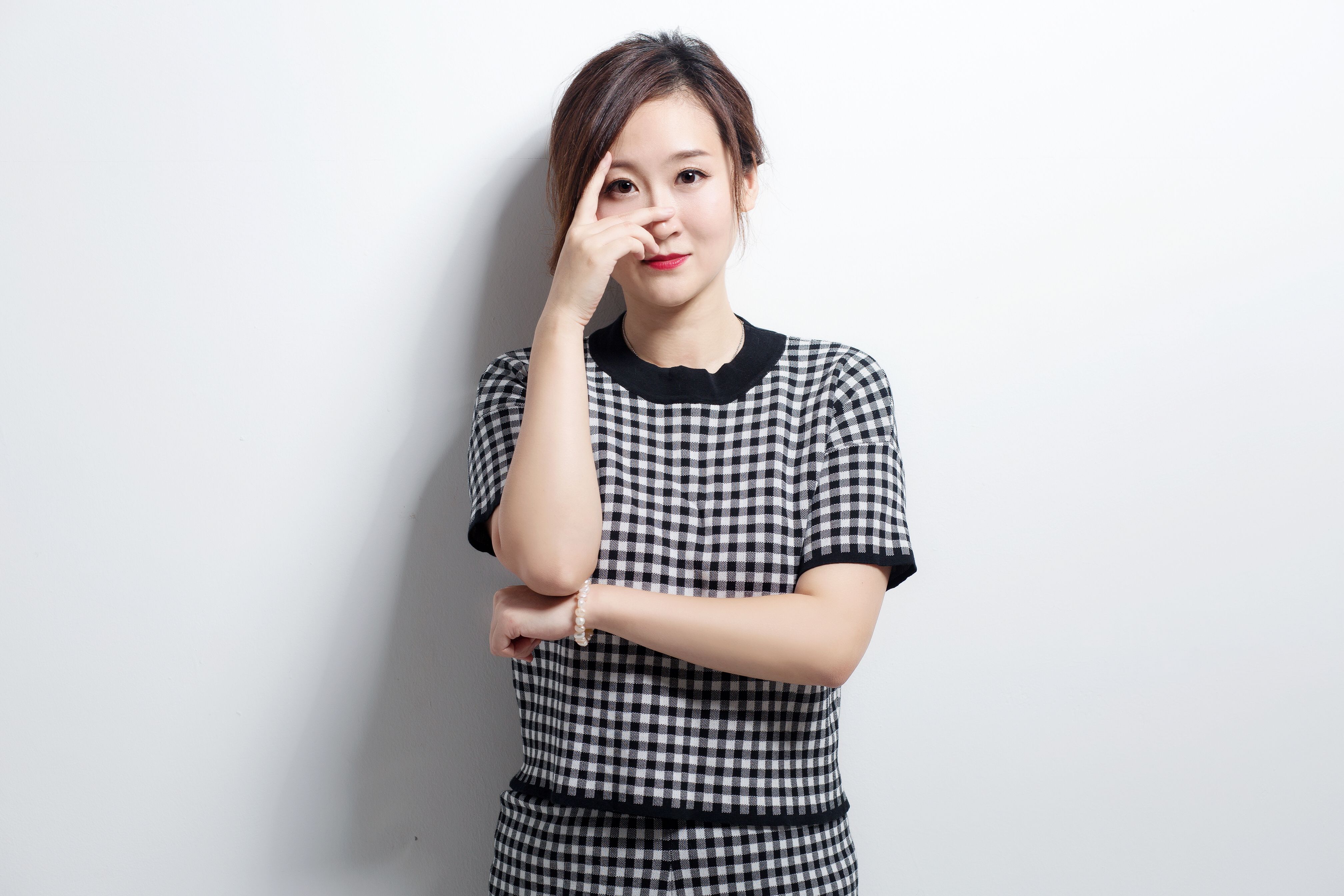 月色：在話筒與生活間，活成自在的模樣